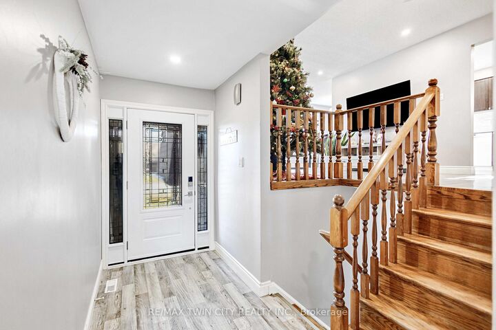 Property Photo:  36 Valerie Court  ON N3C 3H4 