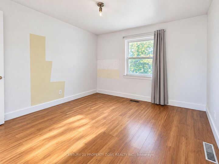 Property Photo:  444 Drew Street  ON L1H 5B5 