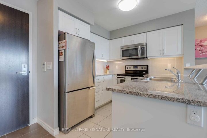 Property Photo:  25 Lower Simcoe Street 1609  ON M5J 3A1 