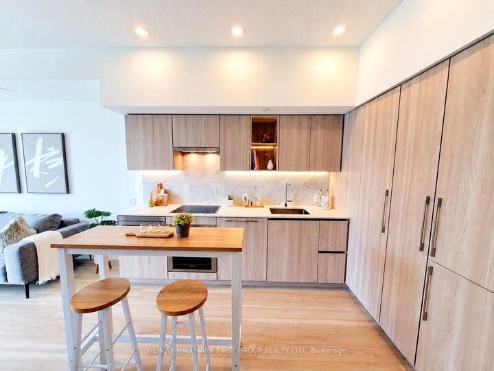 Property Photo:  19 Bathurst Street 2701  ON M5V 0N2 