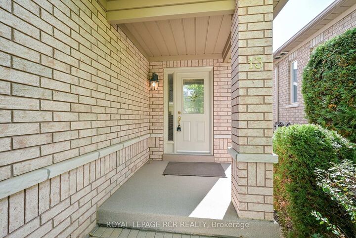 Property Photo:  13 Montebello Terrace  ON L9R 2H4 
