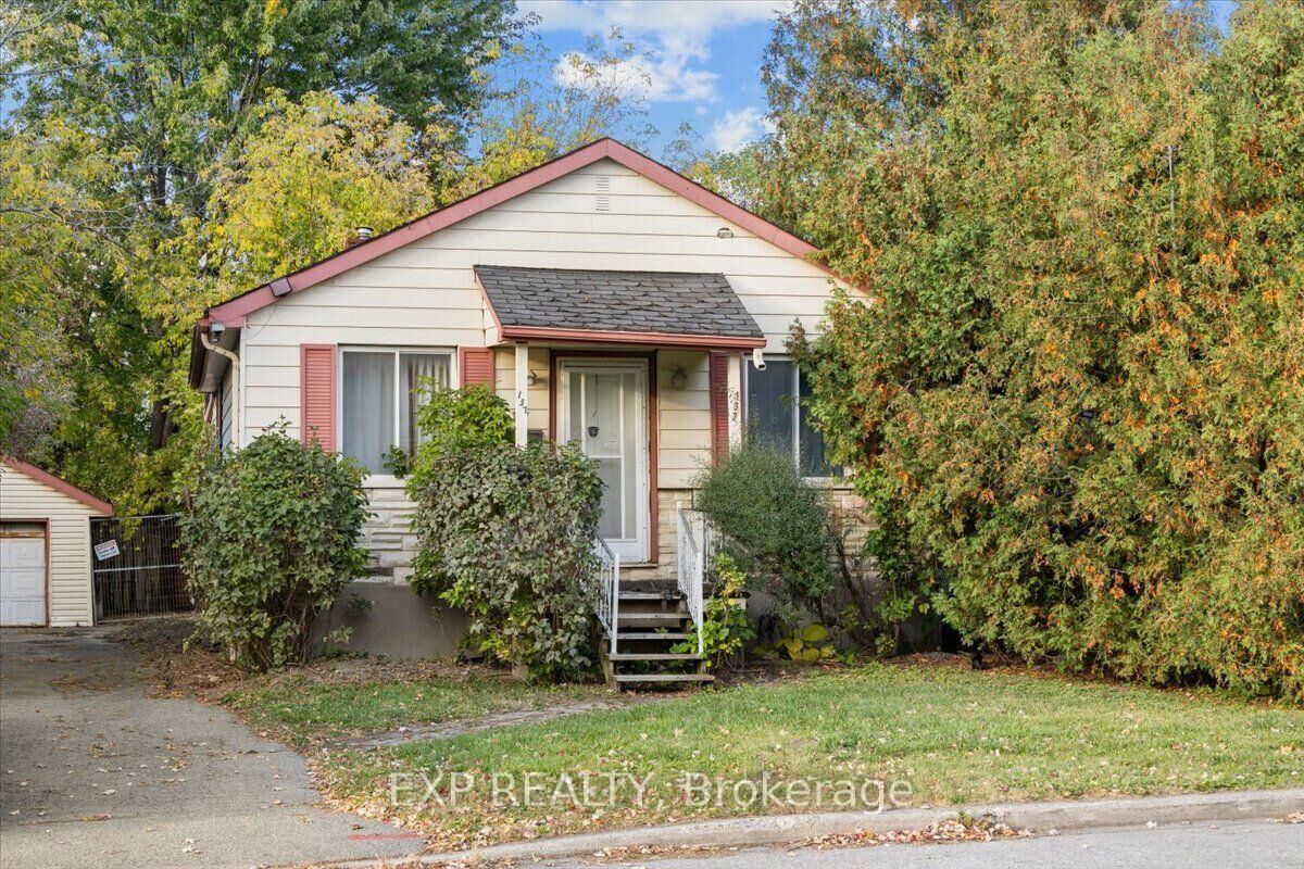 Property Photo:  137 Glynn Avenue  ON K1K 1S5 