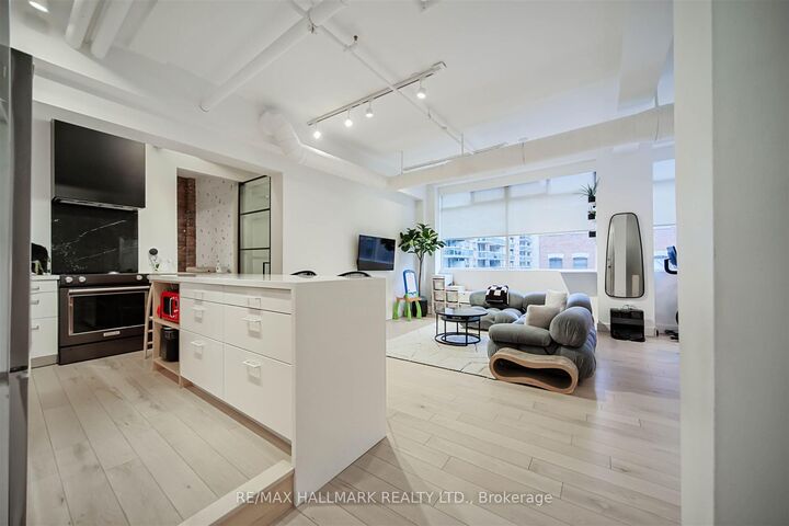 Property Photo: 80 Sherbourne Street 301 ON M5A 2R1