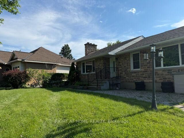 Property Photo:  40 Gilbey Drive Lower Unit  ON K2E 5S6 