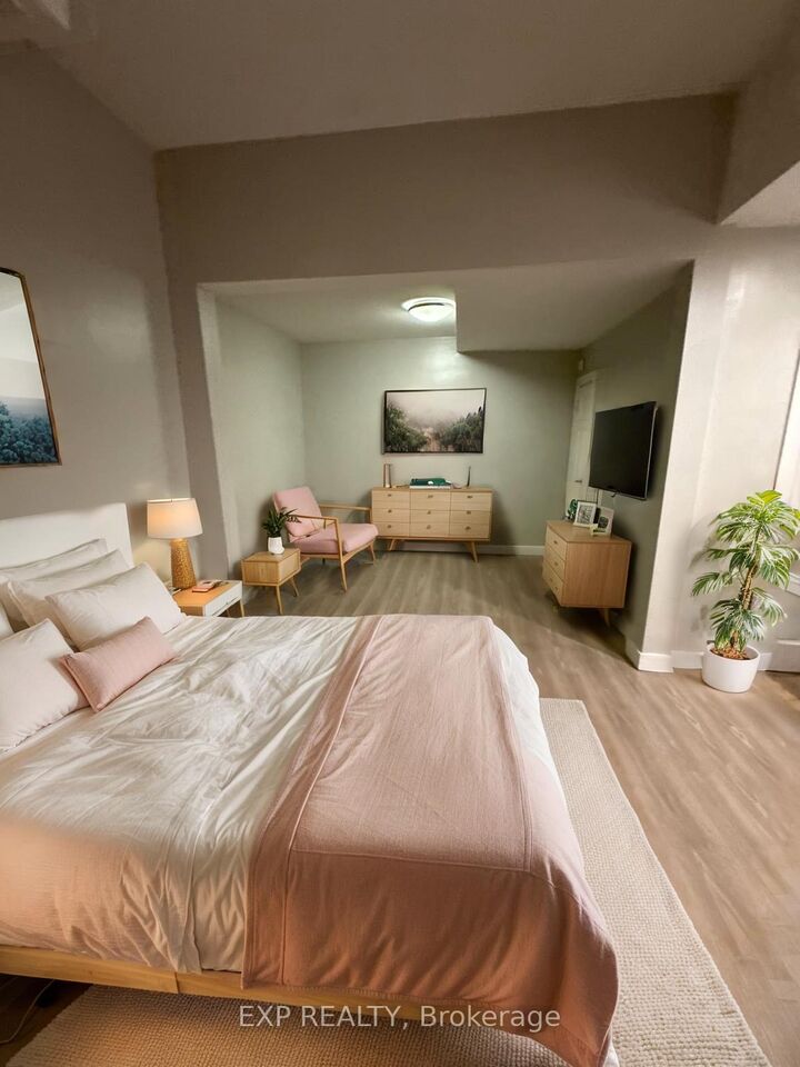Property Photo:  72 Victoria Avenue S #103  ON L8N 2S7 