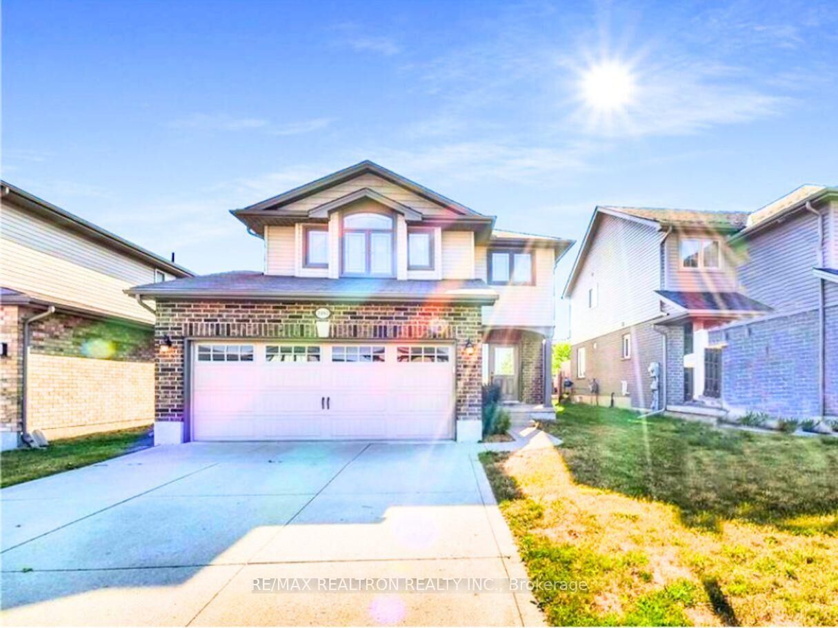 Property Photo:  2062 Cherrywood Trail Main Floor  ON N6H 5K1 