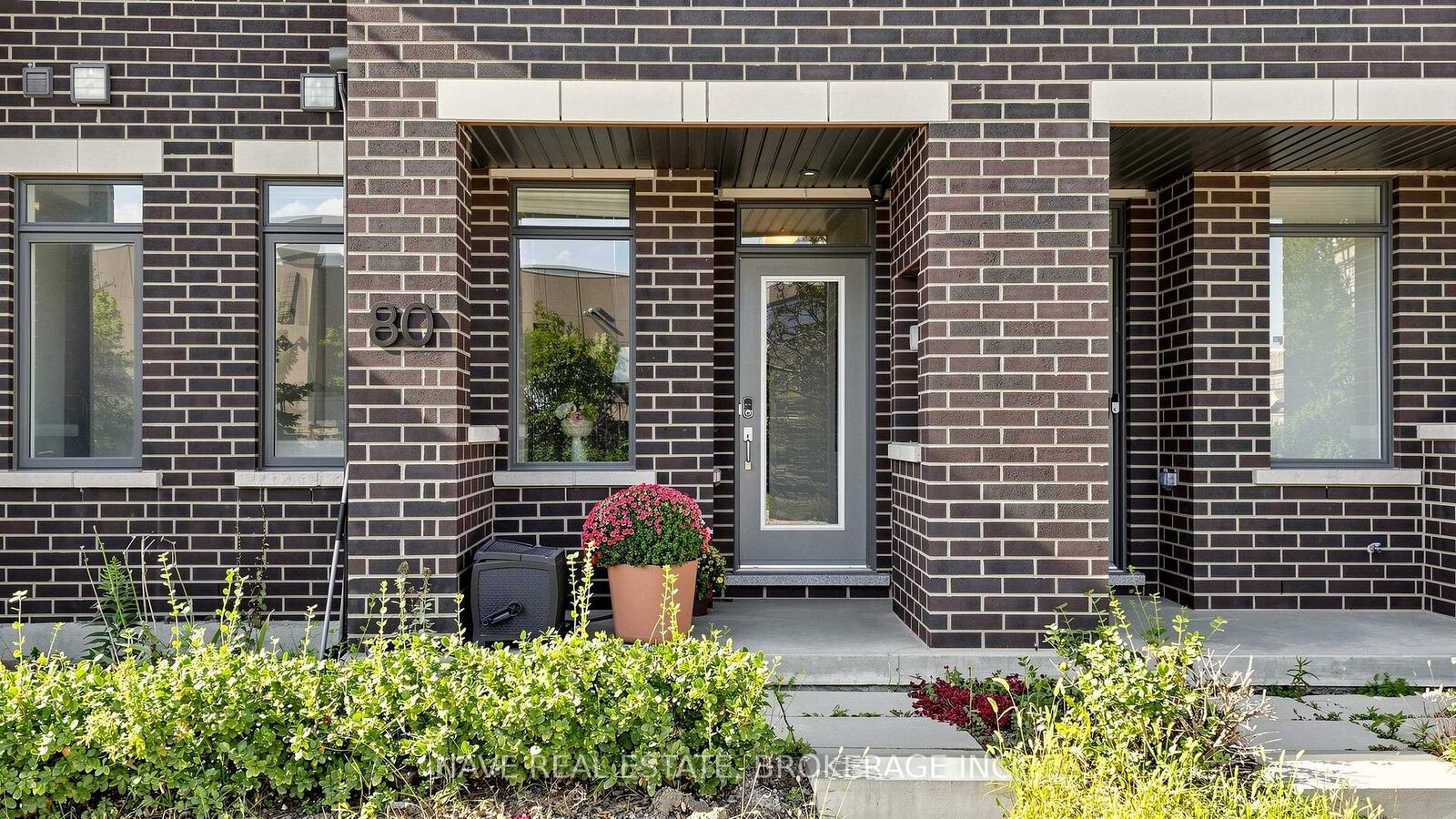 Property Photo:  80 Troon Avenue  ON L6A 4Z1 