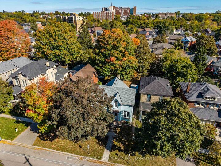 Property Photo:  33 Palmerston Avenue  ON N3T 4L1 