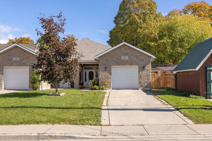Property Photo:  27 Victoria Avenue  ON K7G 2R9 