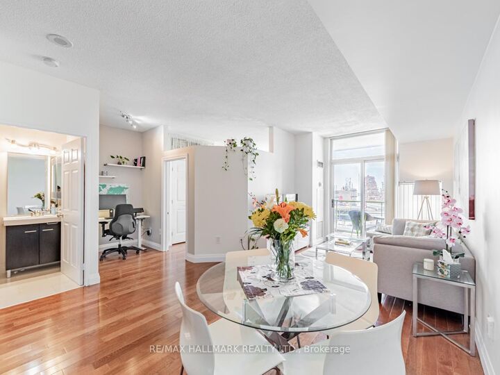 Property Photo:  39 Parliament Street 1102  ON M5A 4R2 