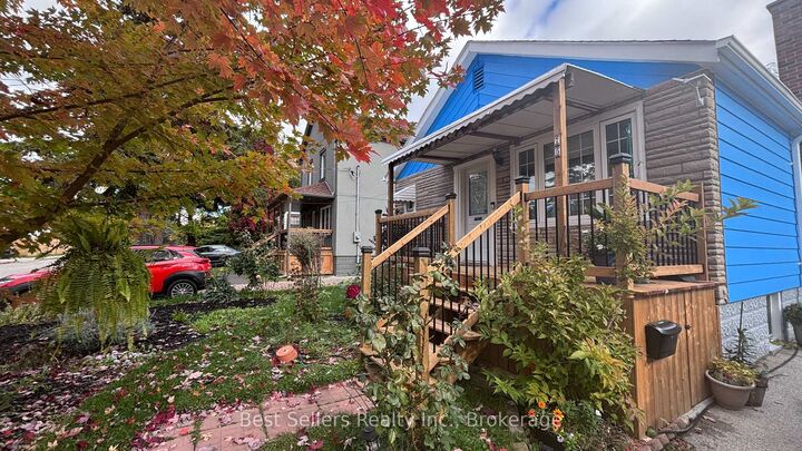 Property Photo:  75 Vanbrugh Avenue Main  ON M1N 3T1 