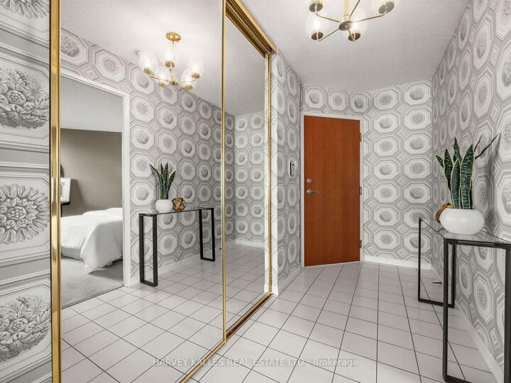 Property Photo:  120 Promenade Circle 707  ON L4J 7W9 