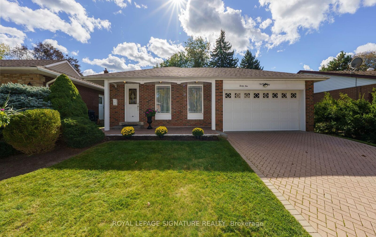 Property Photo:  29 Fluellen Drive  ON M1W 2B2 