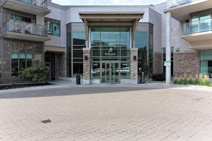 Property Photo:  1215 Bayly Street Ph03  ON L1W 1L7 
