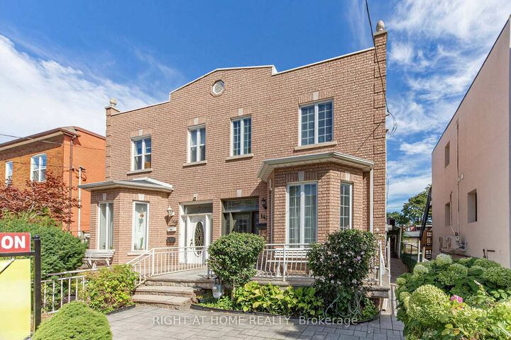 Property Photo:  147 Dovercourt Road  ON M6J 3C5 