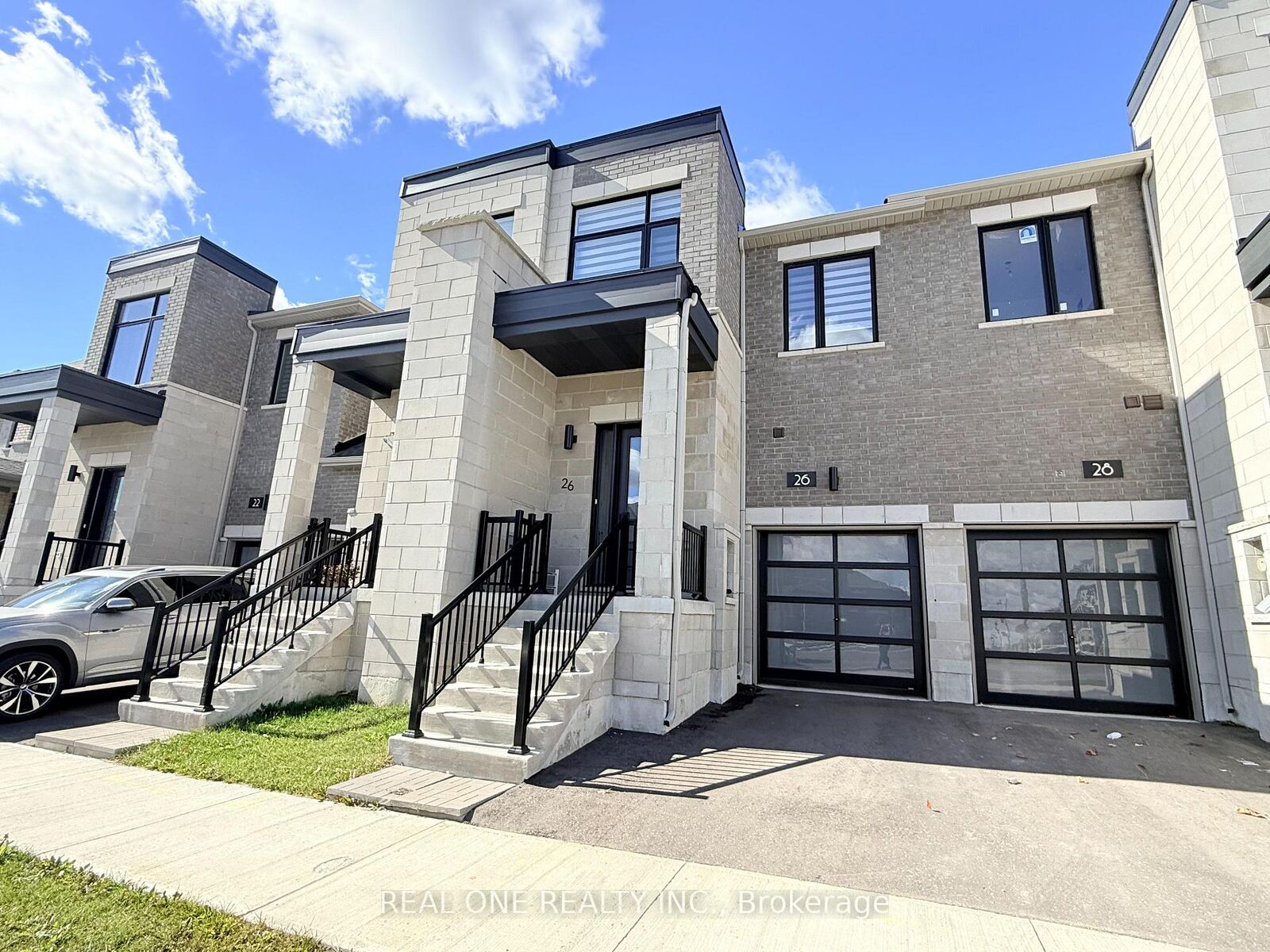 Property Photo:  26 Yarl Drive  ON L3S 0G5 