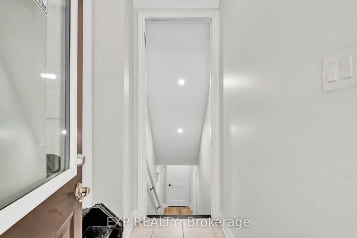 Property Photo:  448 Dougall Avenue Unit A  ON L7C 4A6 