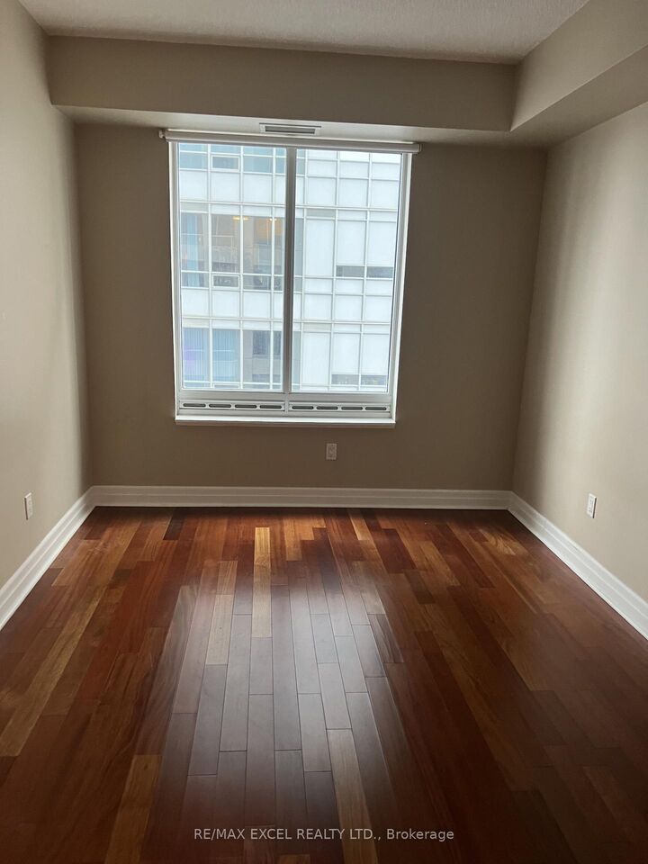 Property Photo:  35 Balmuto Street 3006  ON M4Y 0A3 