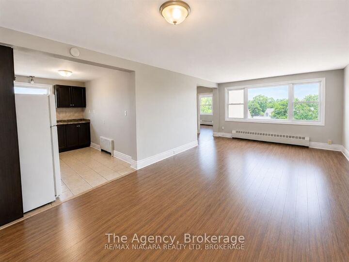 Property Photo:  139 Westchester Crescent 4  ON L2P 2N8 