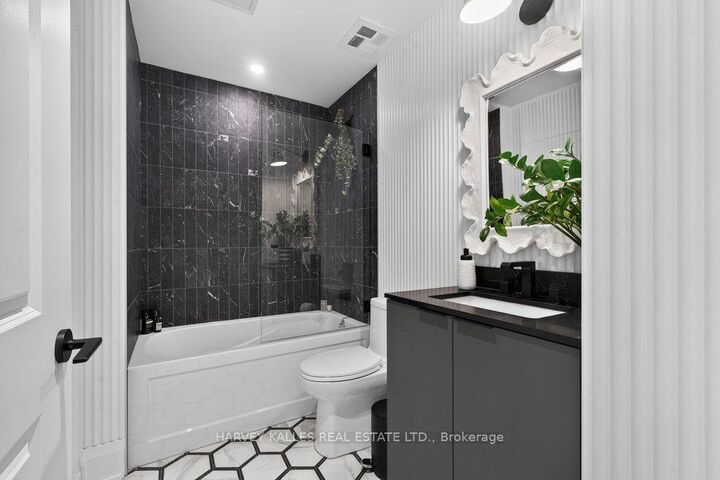 Property Photo:  123 Portland Street Lp03  ON M5V 0V9 