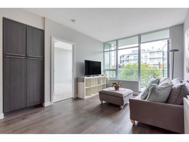 Property Photo:  5077 Cambie Street  BC V5J 0H7 