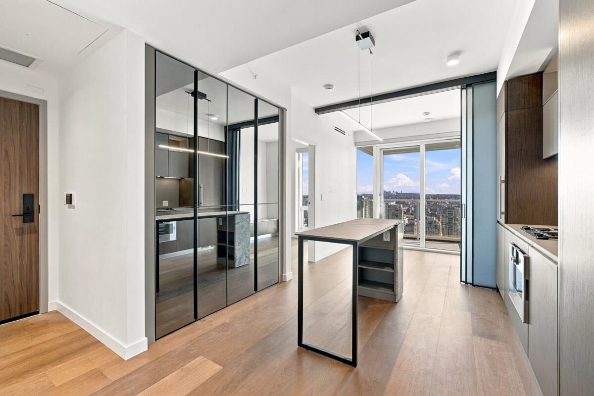 Property Photo:  1277 Hornby St 3004  BC V6Z 0H7 
