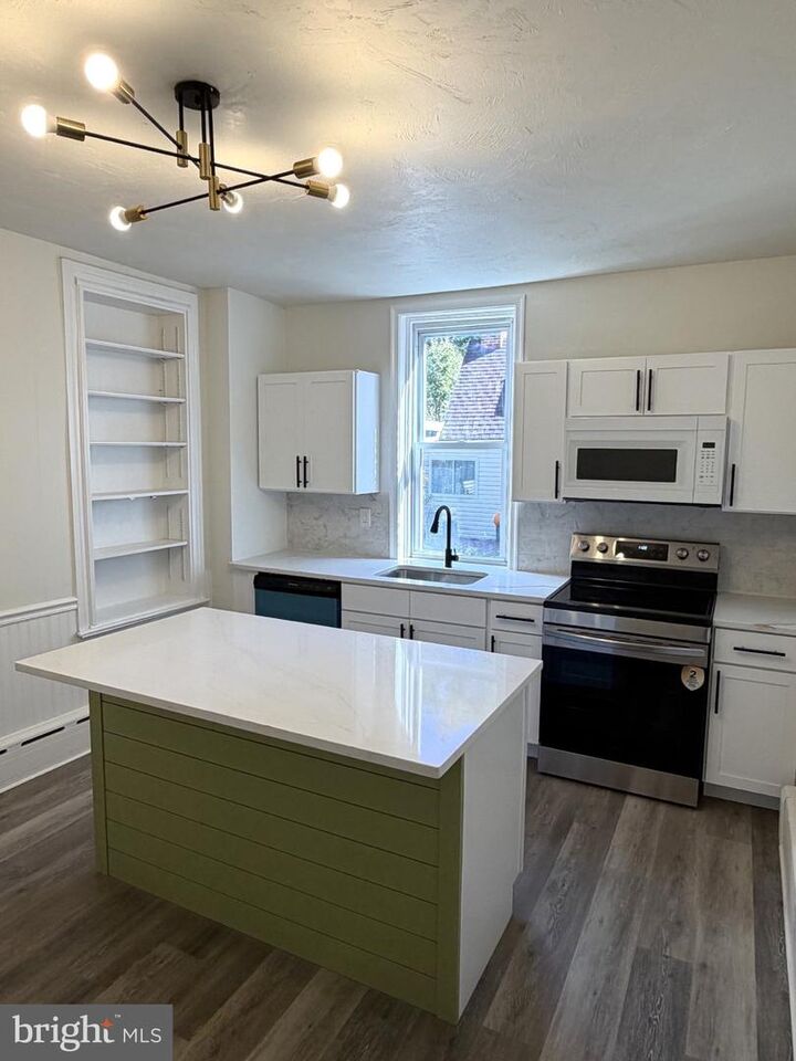 Property Photo: 134 W Walnut Street PA 17547