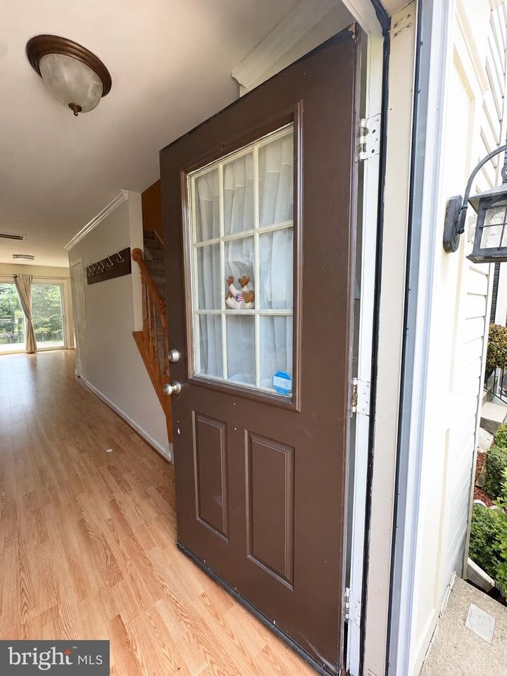 Property Photo: 6637 High Valley Lane VA 22315