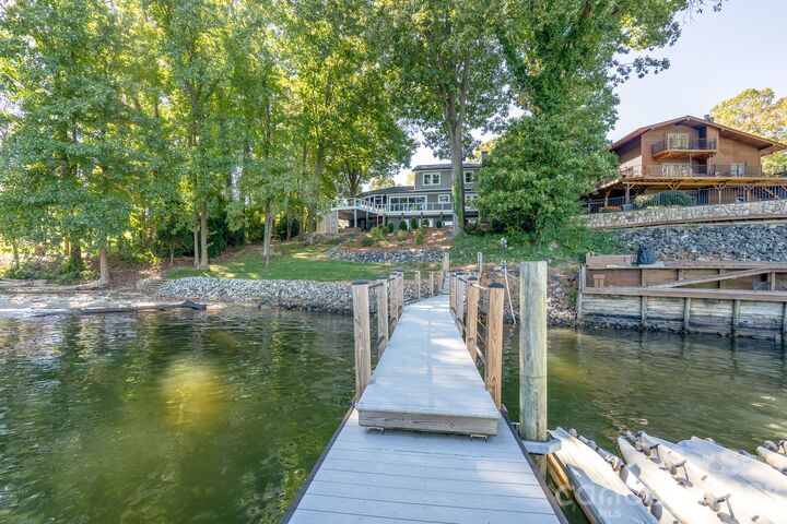 Property Photo:  9598 Riviera Drive  NC 28673 