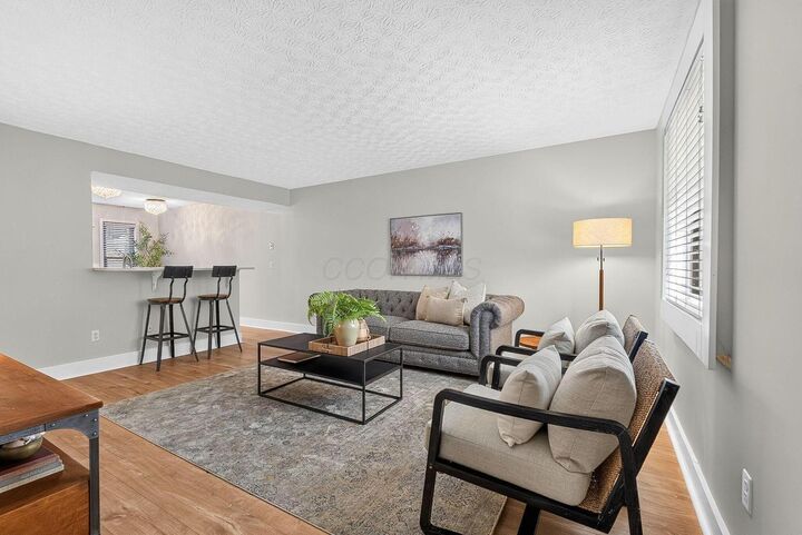 Property Photo:  3203 Summerdale Lane  OH 43221 