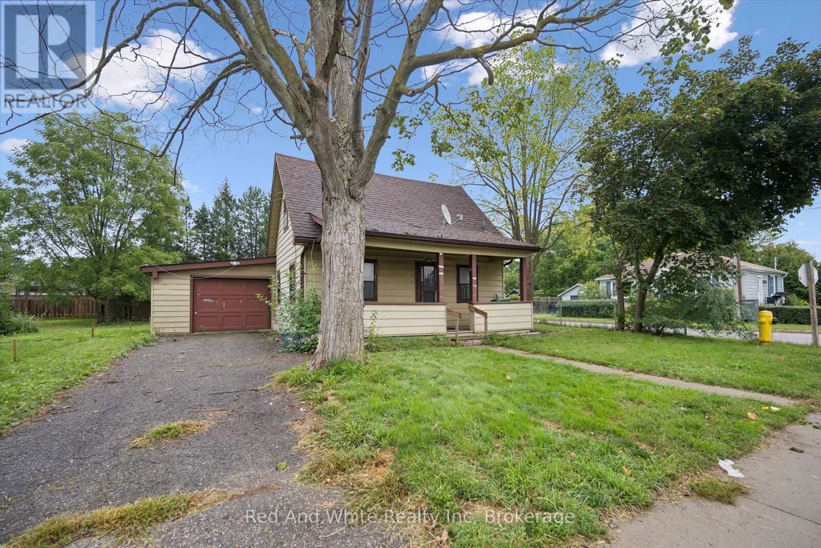 Property Photo:  1279 Hamilton Street  ON N3H 3G4 