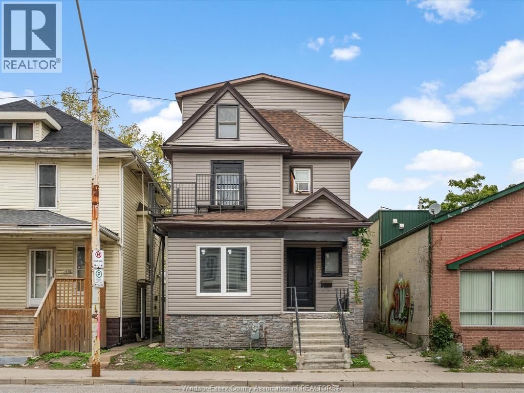 Property Photo:  446 Wyandotte Street West  ON N9A 5X4 