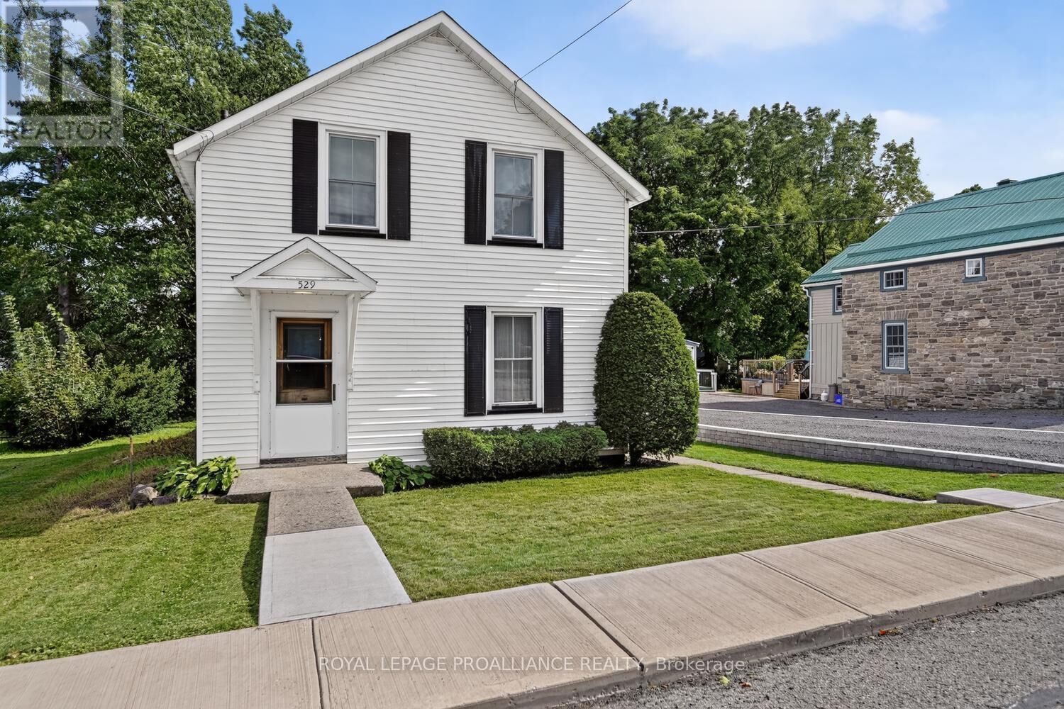 Property Photo:  529 Dibble Street West  ON K0E 1T0 