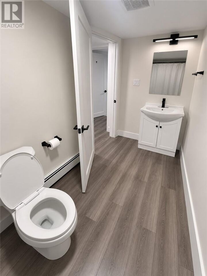Property Photo:  139 Bloor Street Unit# 1  ON P3C 2K8 