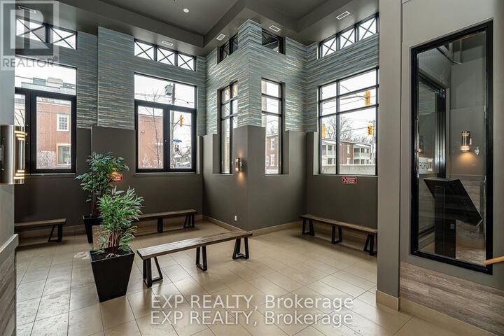 Property Photo:  429 Kent Street 104  ON K2P 1B5 