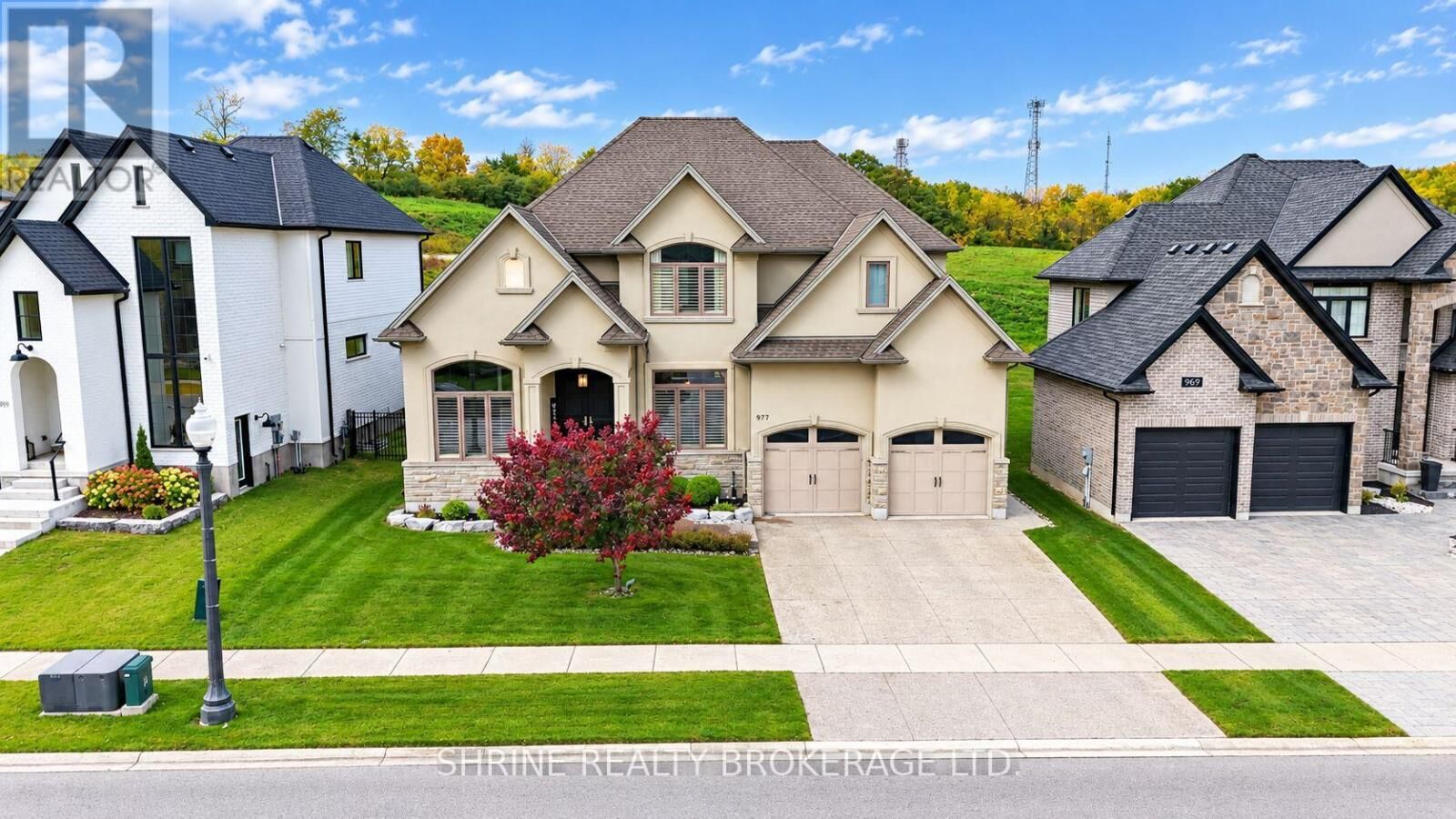 Property Photo:  977 Longworth Road  ON N6K 0C9 