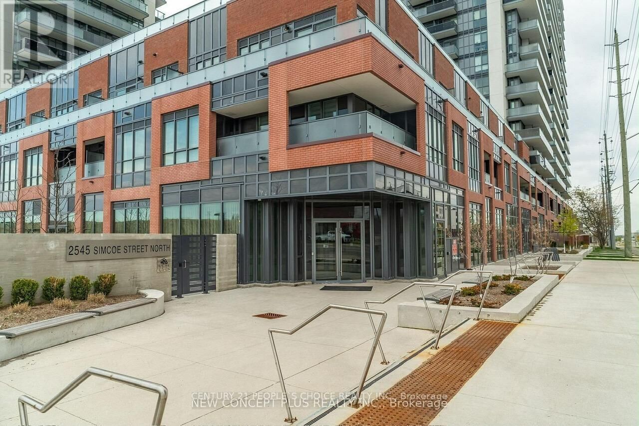 Property Photo:  2545 Simcoe Street North 306  ON L1L 0W3 