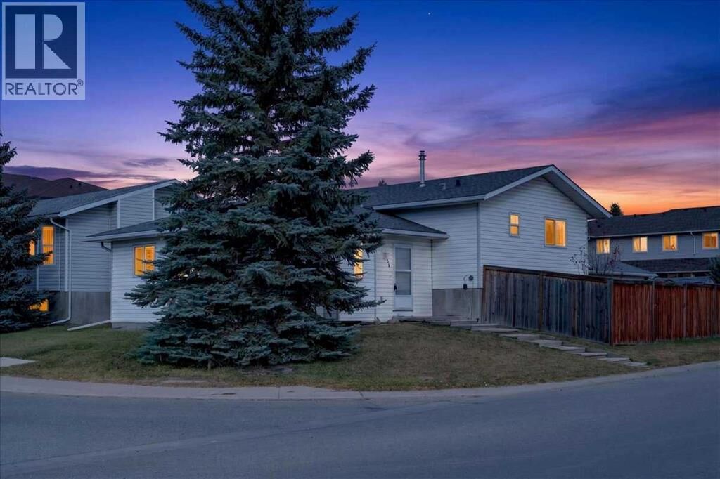 Property Photo: 616 18 Street Southeast AB T1V 1L7
