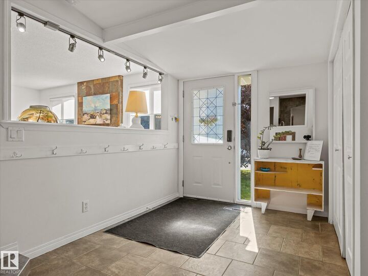Property Photo:  6804 94A Avenue NW  AB T6B 0Y8 