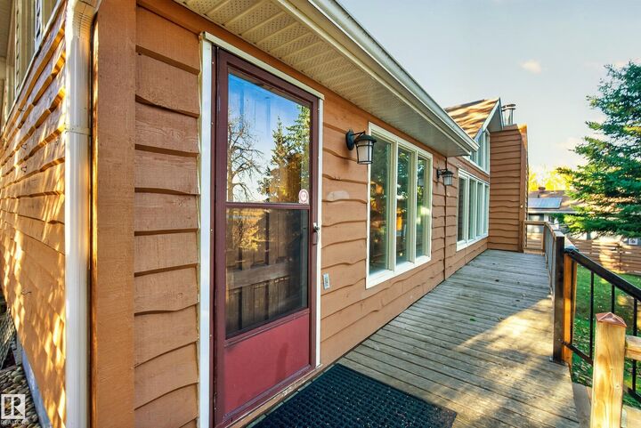 Property Photo:  4315 Leisure Lane  AB T0E 1V6 
