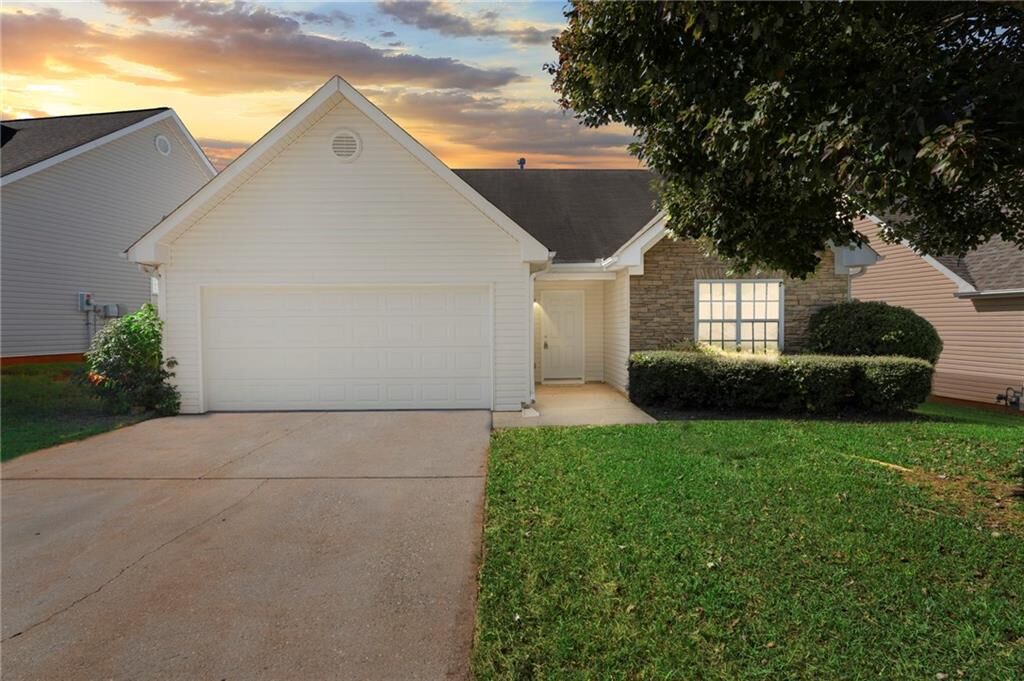 Property Photo: 95 Collins Trace GA 30016