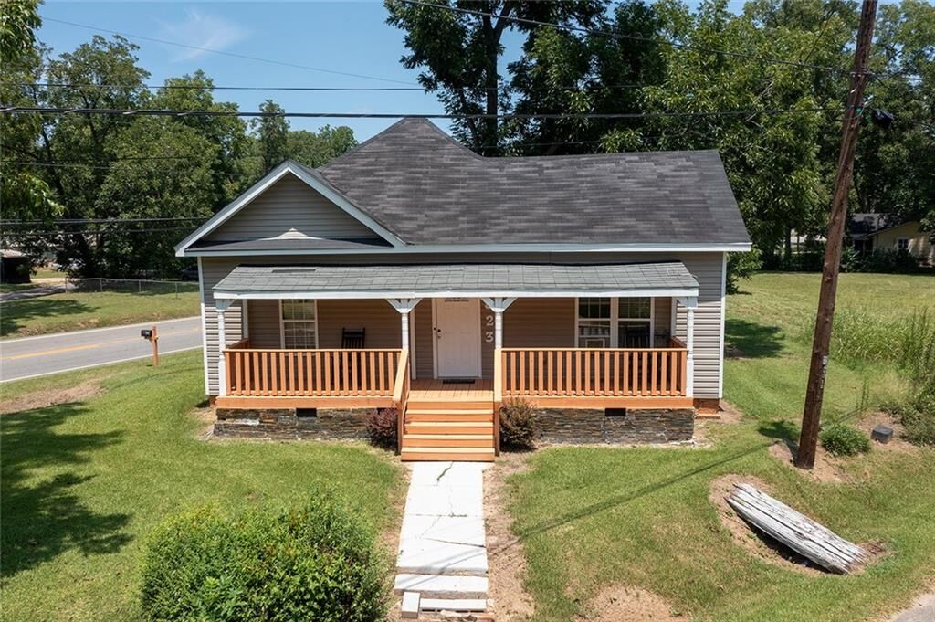 Property Photo: 823 Cooper Drive NE GA 39842