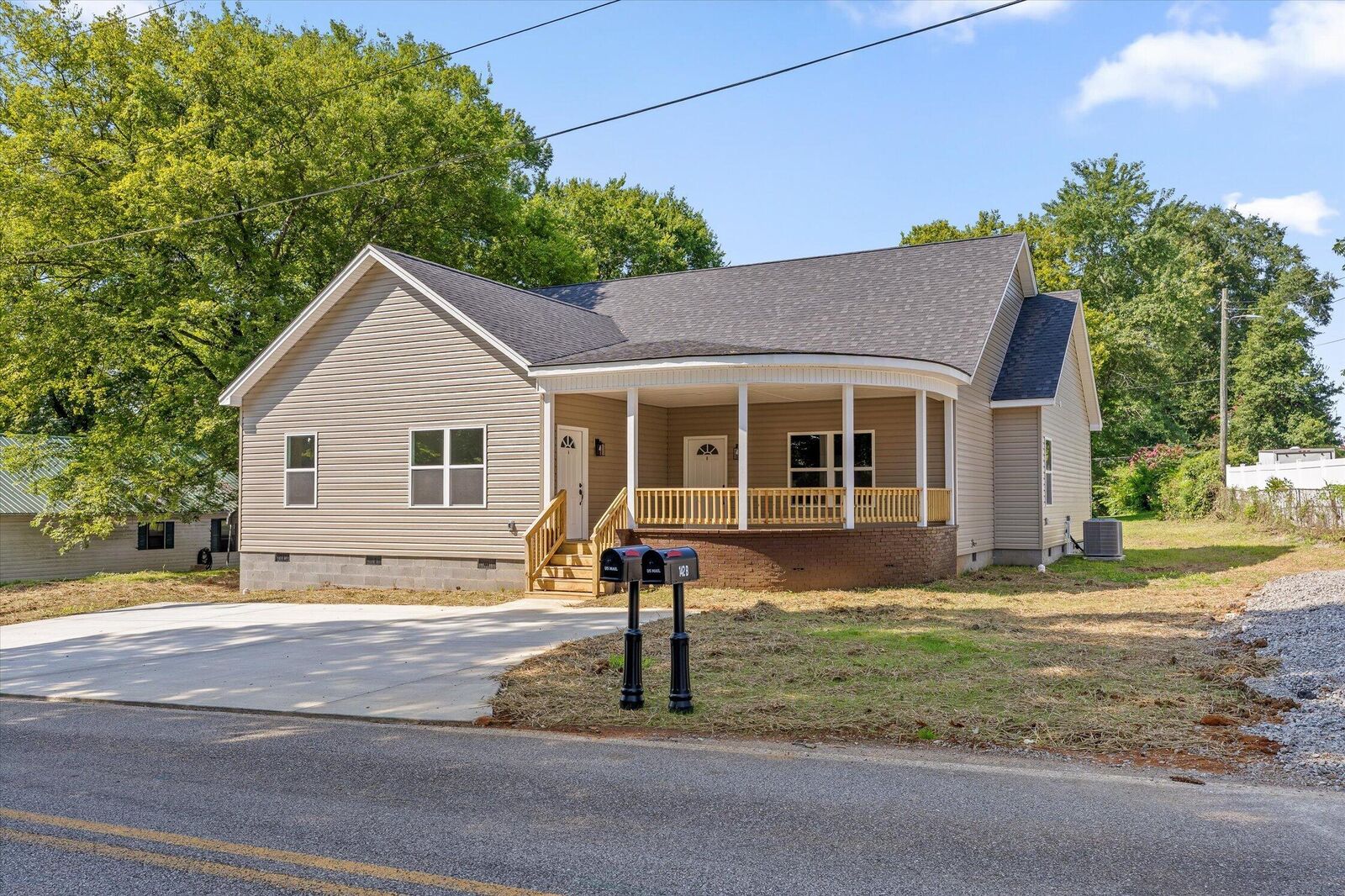 Property Photo:  142 Oakwood Drive  TN 37379 