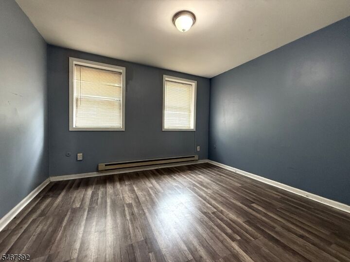 Property Photo: 600 N 6th St NJ 07107