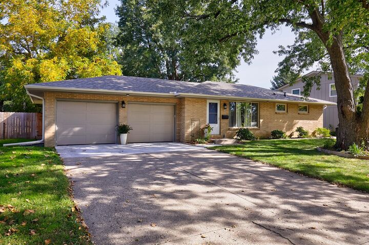 Property Photo:  117 NW Abilene Road  IA 50023 