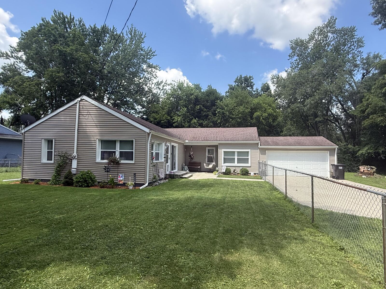 Property Photo:  926 Bryant Avenue  MI 49202 