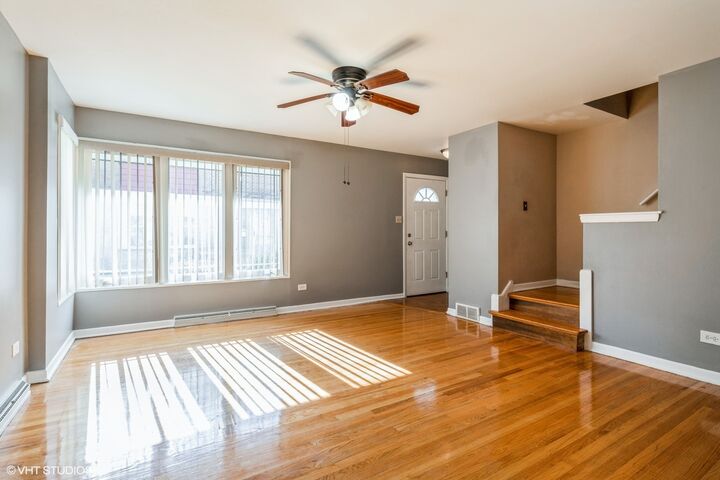 Property Photo: 6240 N Cicero Avenue A IL 60646