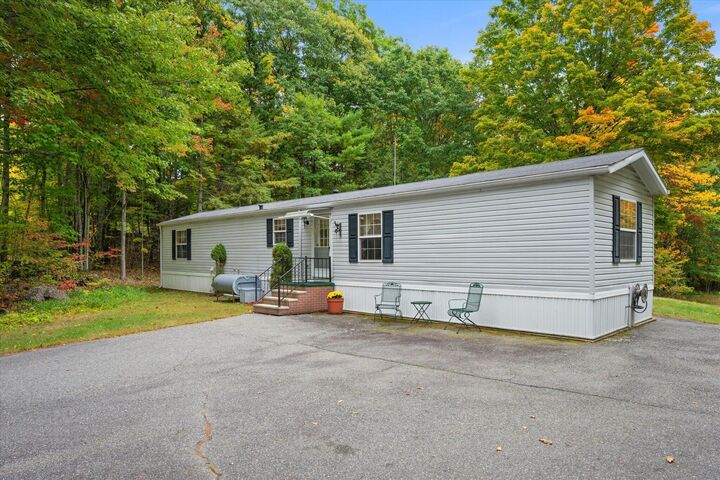 Property Photo:  261 Mast Hill Road  ME 04416 