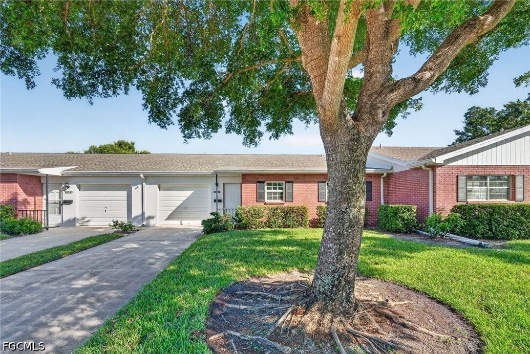 Property Photo:  1367 Bunker Way  FL 33919 