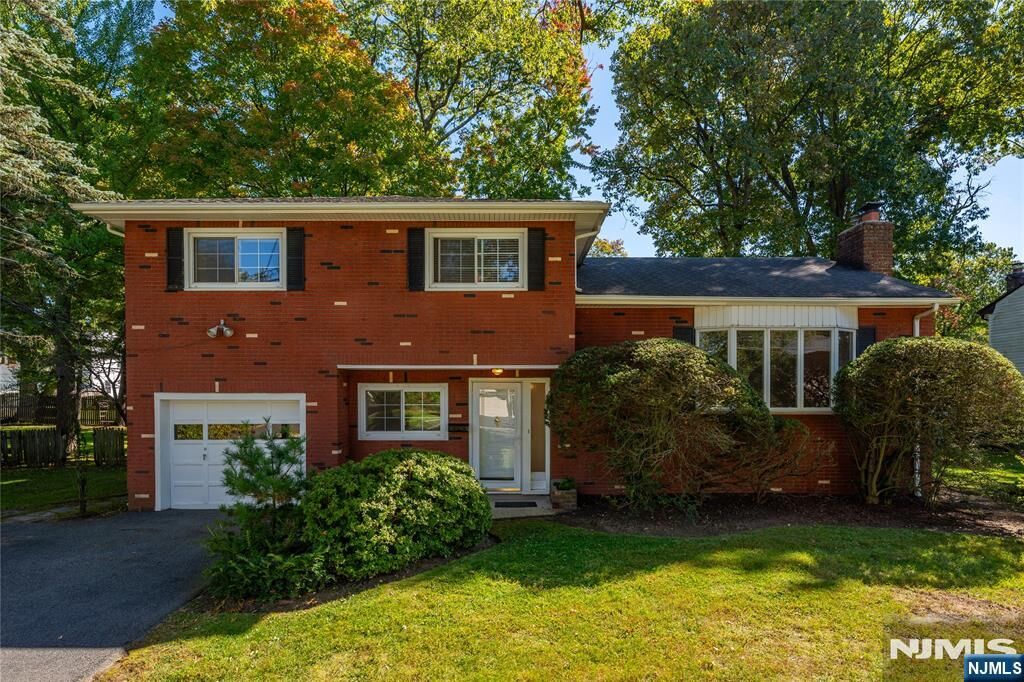 Property Photo:  45 Crestmont Road  NJ 07052 